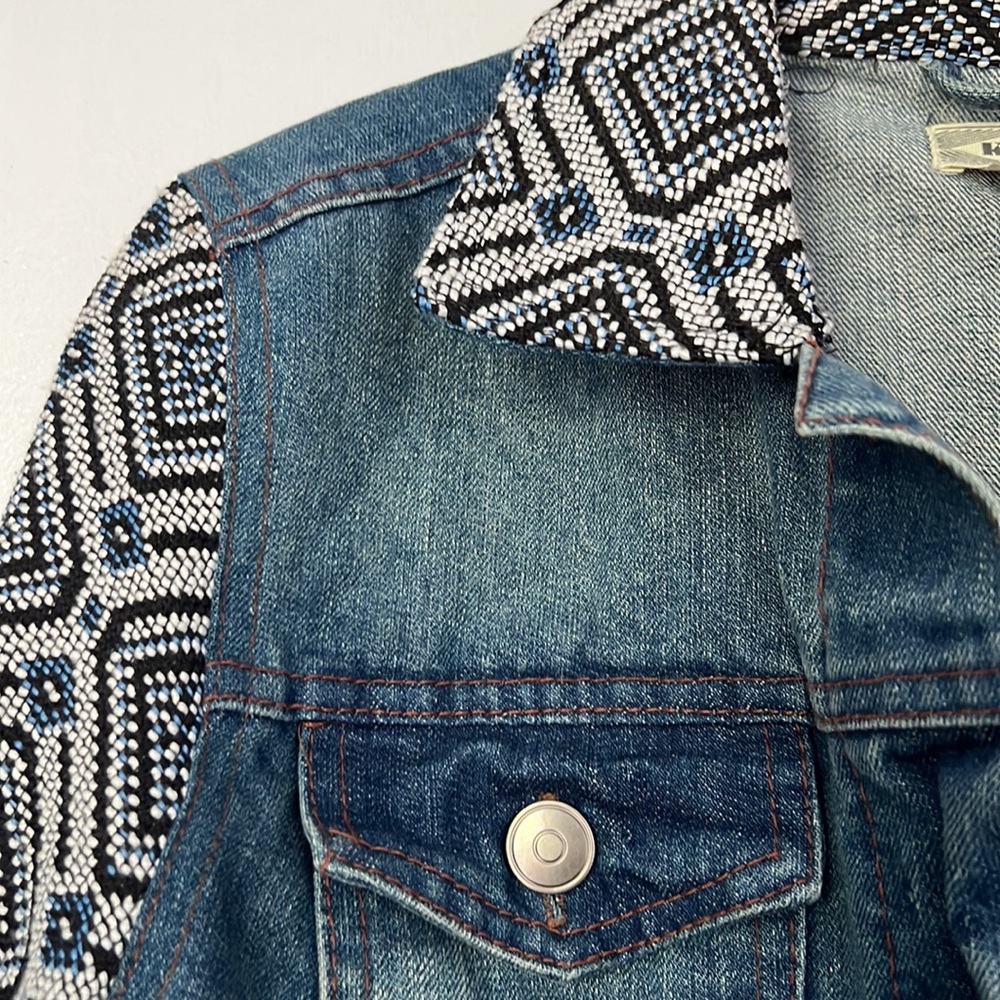 Detailed Jean jacket - Picture 2 of 4